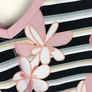 Baranda Tops - Baranda V-cut Blouse Baranda Tops - Baranda V-cut Blouse